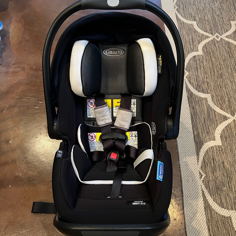 Graco Snugfit 35 DLX
